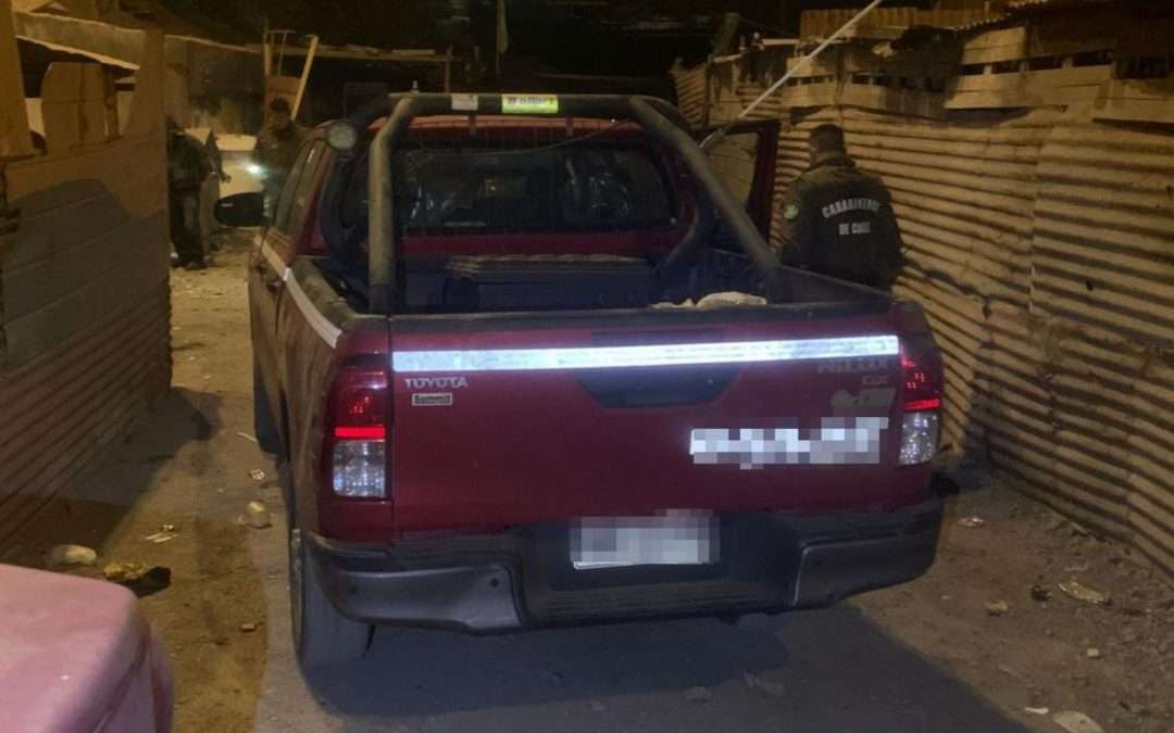 Tras extensa persecución: Carabineros de Antofagasta detiene a sujeto en camioneta robada