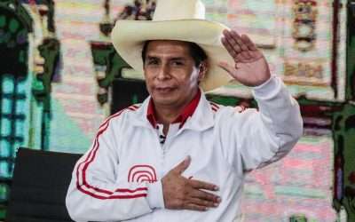 Partido que llevó al poder al presidente de Perú pasa a la oposición