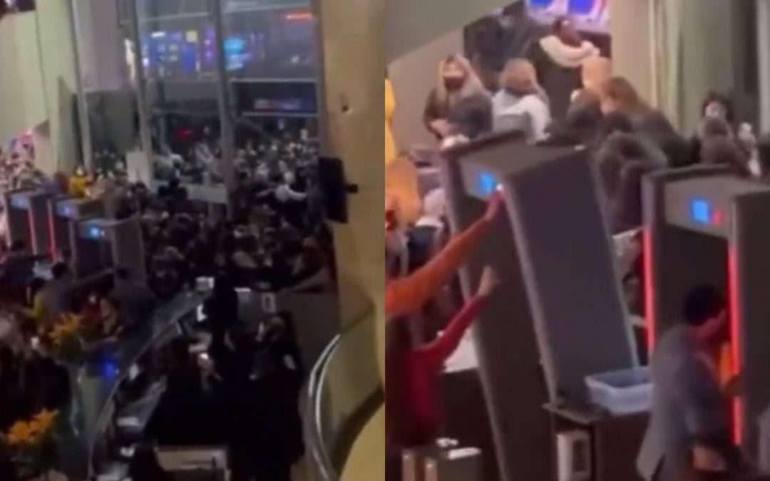 Fanáticos de Los Vasquez arrasan en la entrada del Casino Enjoy de Antofagasta