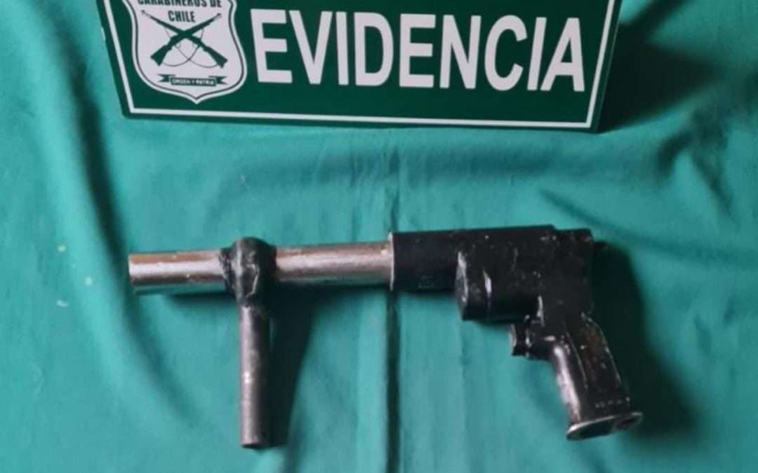 Sujeto es detenido al ser sorprendido manipulando un arma de fuego artesanal en Antofagasta