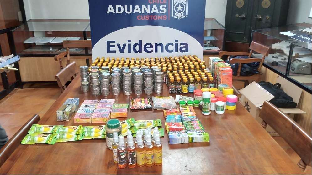 3 sumarios y más de 1.800 productos decomisados dejó fiscalización entre SEREMI de Salud, Aduanas y Carabineros