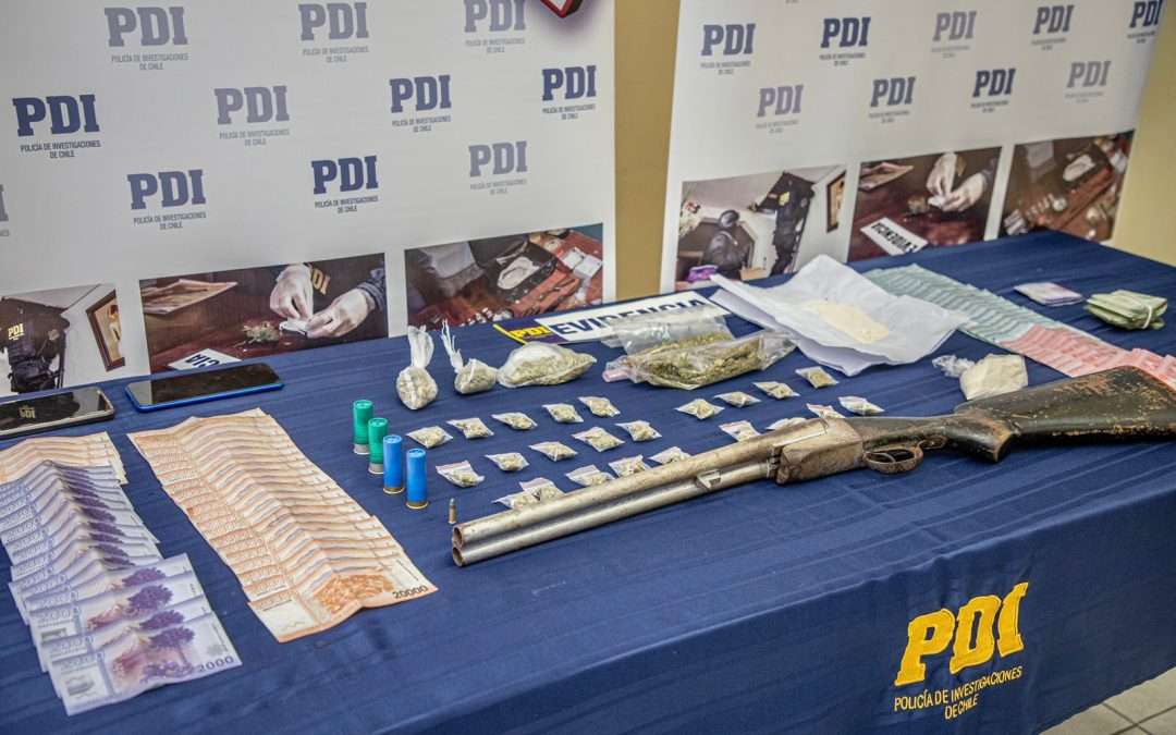 Tres sujetos fueron detenidos en Caleta Los Pozos por porte de armas y sustancias ilícitas