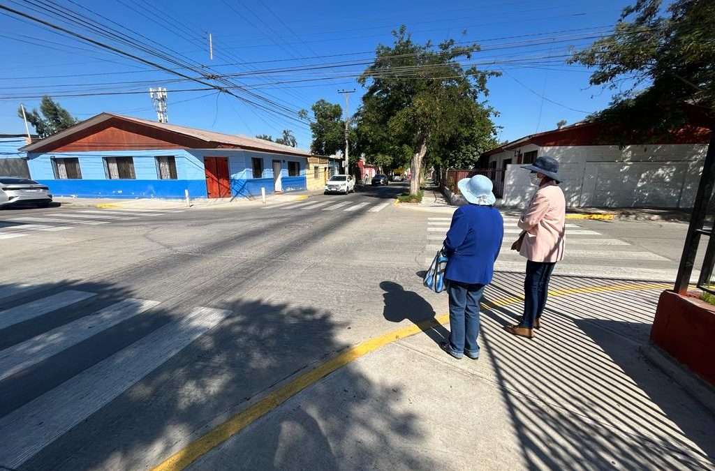 Municipalidad de Vallenar continúa mejorando accesibilidad universal en sus calles céntricas