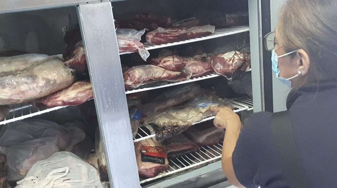 Salud descubre 6 toneladas de carnes en mal estado en local clandestino en Antofagasta